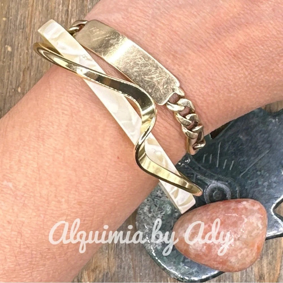 Luxury Gold and acrylic in beige color bangle cuff bracelet - Picture 2 of 2